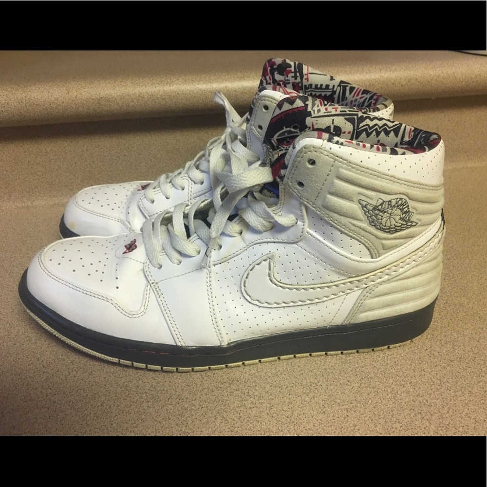 EUC Nike Air Jordan 1 Retro White Grey Mens 11.5
